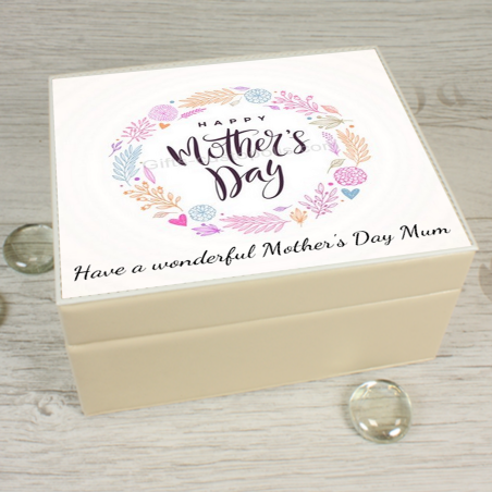 Jewellery box with mother's day label to personalise