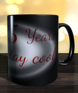 Magic mug with teenage birthday label to personalise