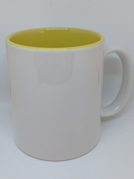 Coloured mug with mother's day label to personalise